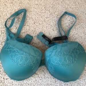 Victoria's Secret 'Very Sex'y push up bra size 32D in teal color.